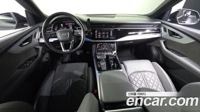 Audi Q8 — интерьер