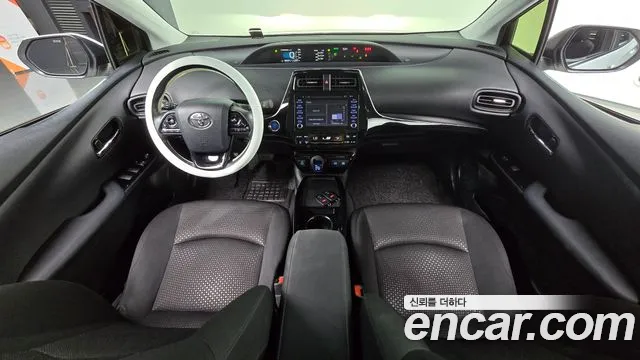 Toyota Prius — интерьер