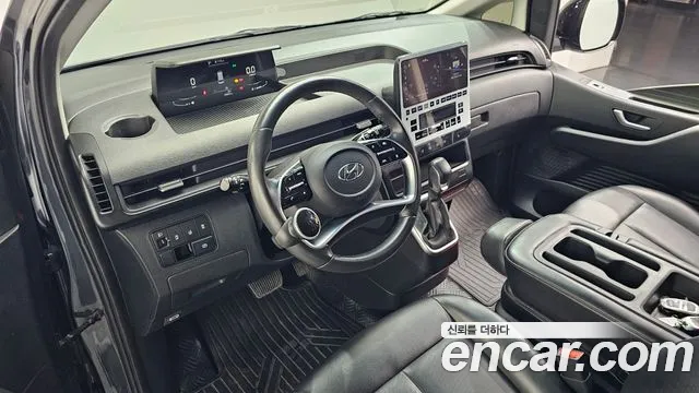 Hyundai Staria — интерьер