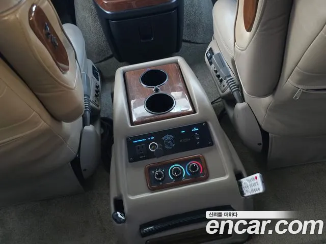 Chevrolet Express Van — интерьер