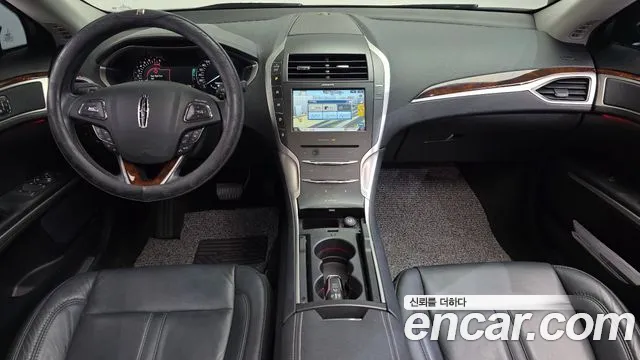 Lincoln MKZ — интерьер