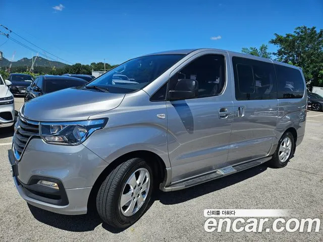 Hyundai Starex