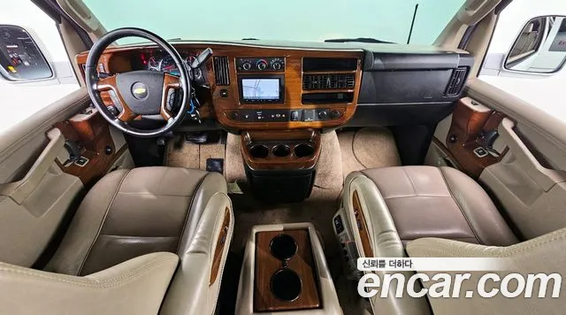 Chevrolet Express Van — интерьер