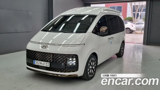 Hyundai Staria