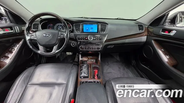 Kia K7 — интерьер