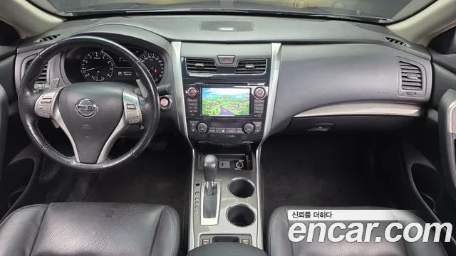Nissan Altima — интерьер