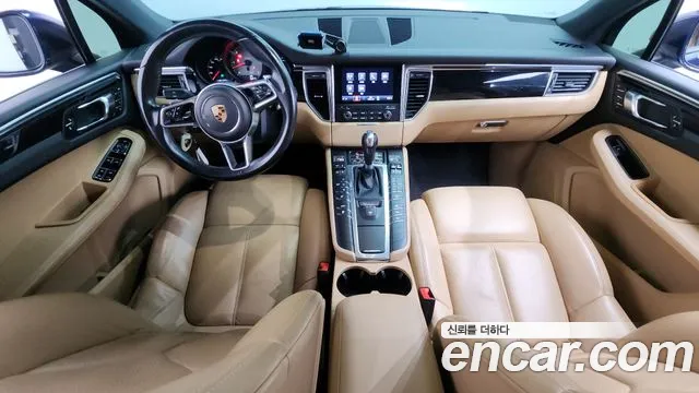 Porsche Macan — интерьер