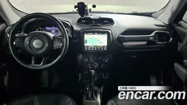 Jeep Renegade — интерьер