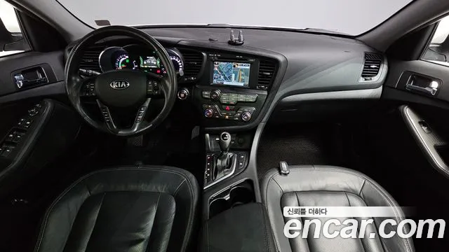 Kia K5 — интерьер