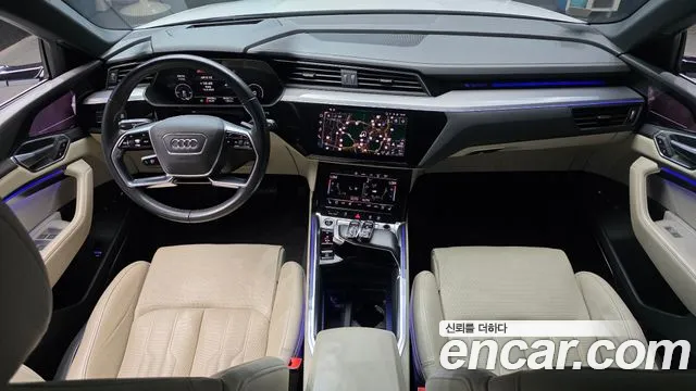 Audi e-tron — интерьер