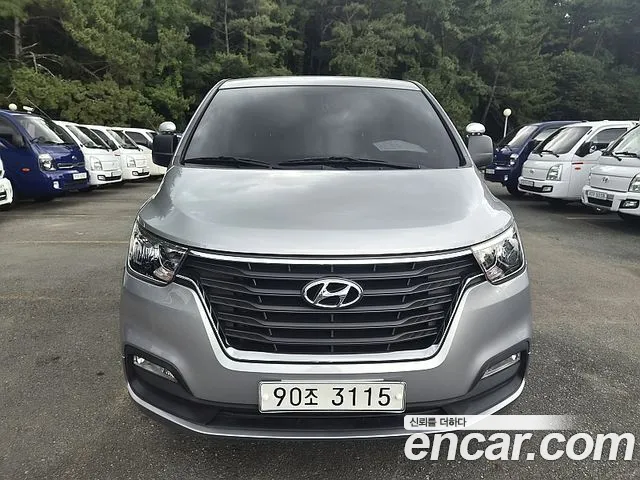 Hyundai Starex