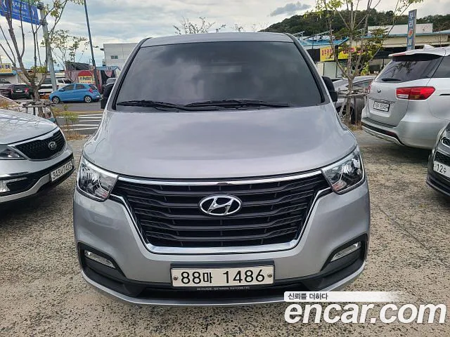 Hyundai Starex