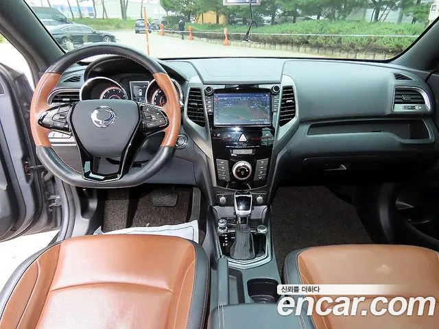 KG Mobility Tivoli — интерьер