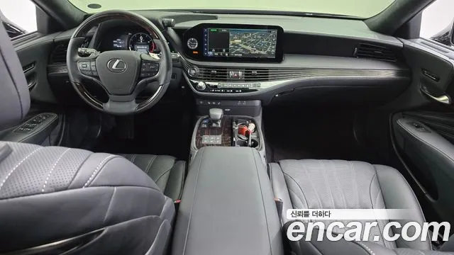 Lexus LS — интерьер