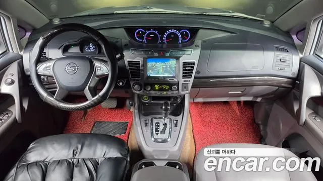 KG Mobility Korando — интерьер