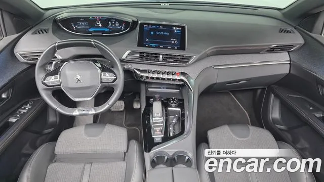 Peugeot 5008 — интерьер
