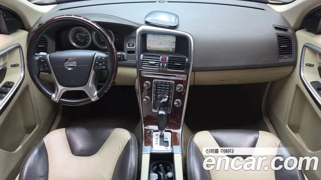 Volvo XC60 — интерьер