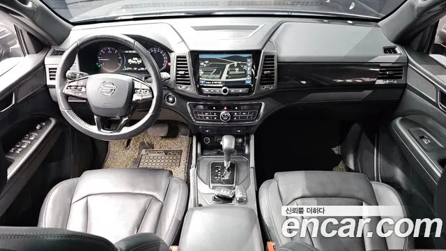 KG Mobility Rexton — интерьер