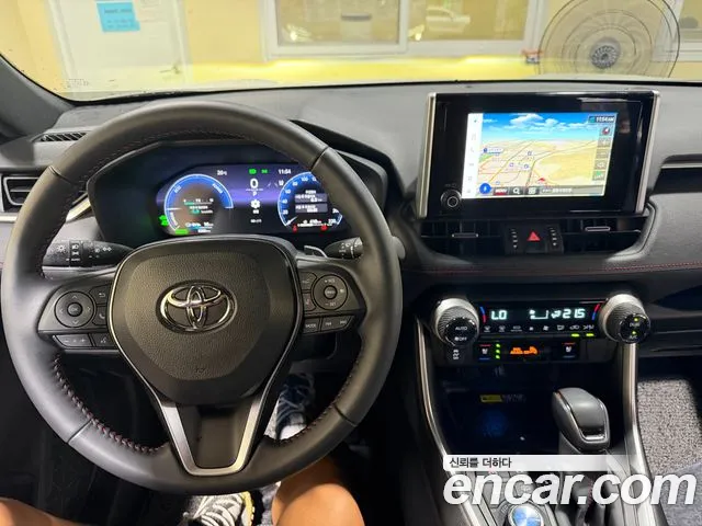 Toyota RAV4 — интерьер