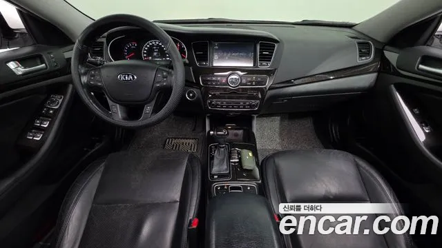 Kia K7 — интерьер