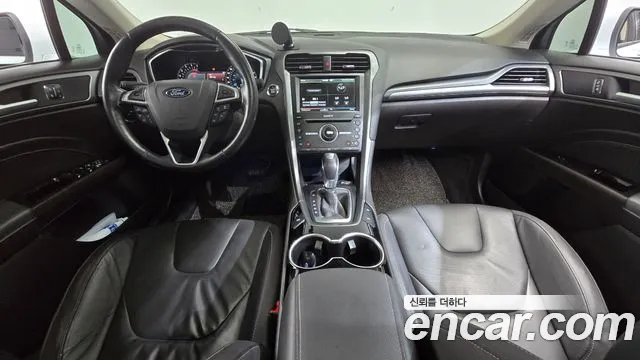 Ford Mondeo — интерьер