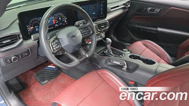 Ford Mustang — интерьер