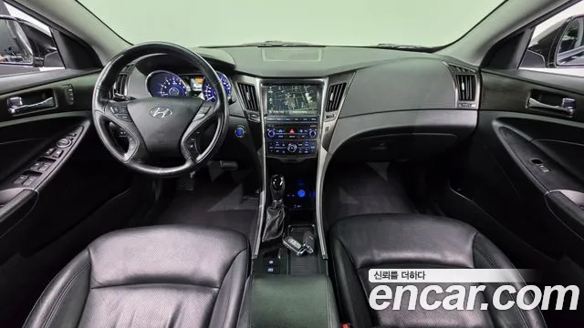 Hyundai Sonata — интерьер