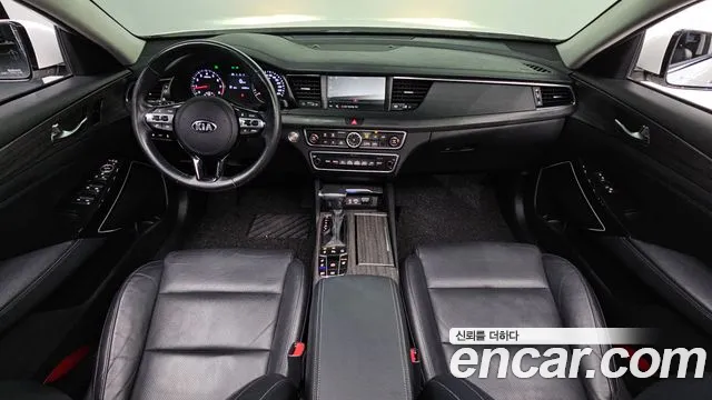 Kia K7 — интерьер