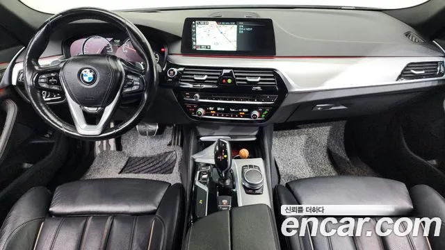 BMW 5 серия — интерьер