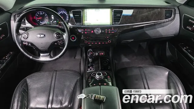 Kia K9 — интерьер
