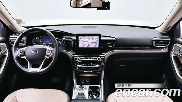 Ford Explorer — интерьер