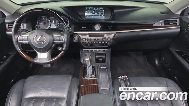 Lexus ES — интерьер