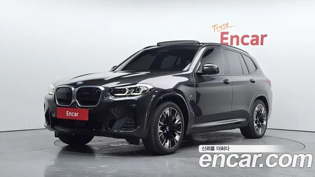 BMW iX3 — экстерьер