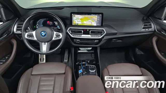 BMW iX3 — интерьер