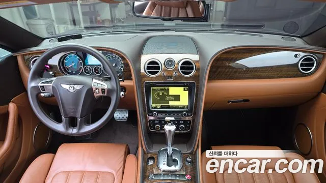 Bentley Continental — интерьер
