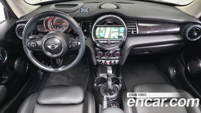 MINI Cooper — интерьер
