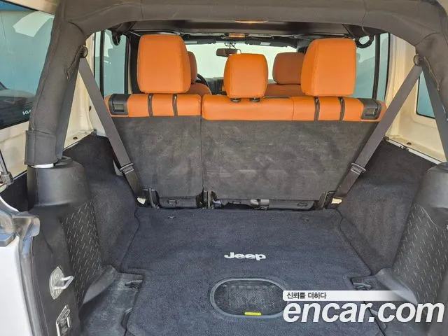 Jeep Wrangler — интерьер