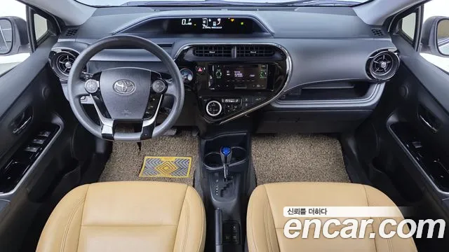 Toyota Prius — интерьер
