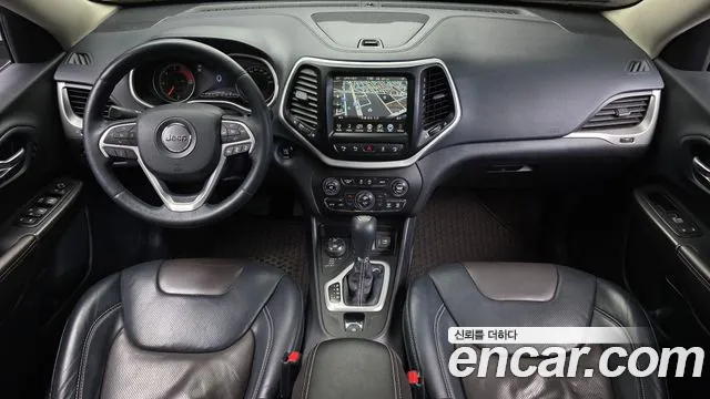 Jeep Cherokee — интерьер