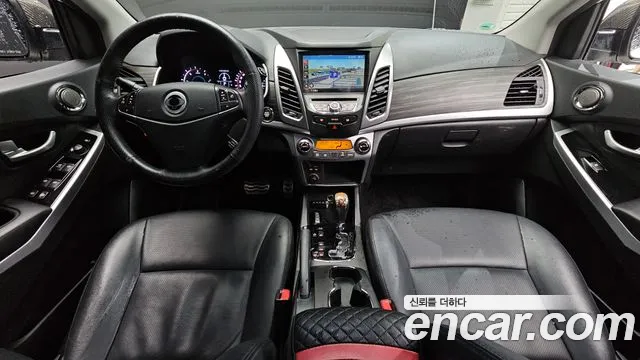 KG Mobility Korando — интерьер