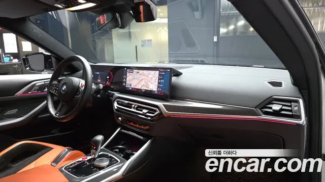 BMW M4 — интерьер