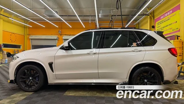 BMW X5M — интерьер
