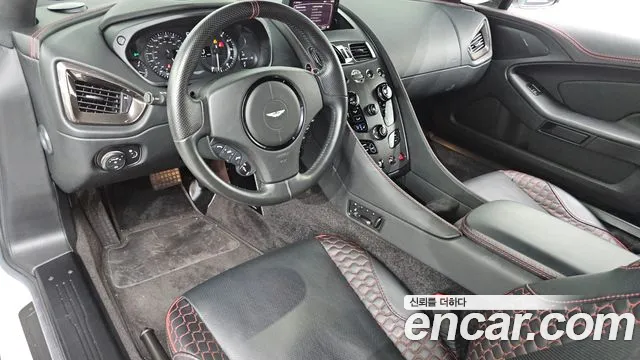 Aston Martin Vanquish — интерьер