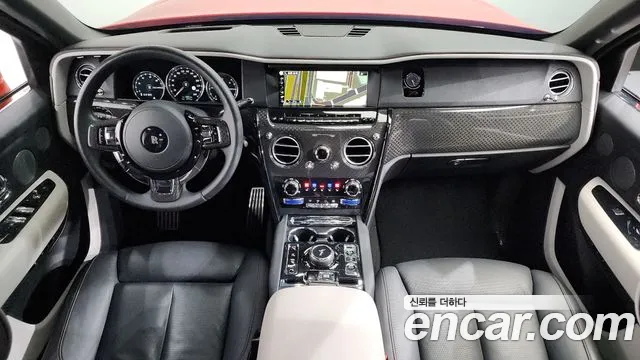 Rolls-Royce Cullinan — интерьер