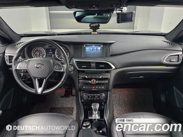 Infiniti QX30 — интерьер