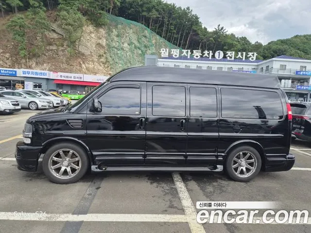 Chevrolet Express Van — интерьер