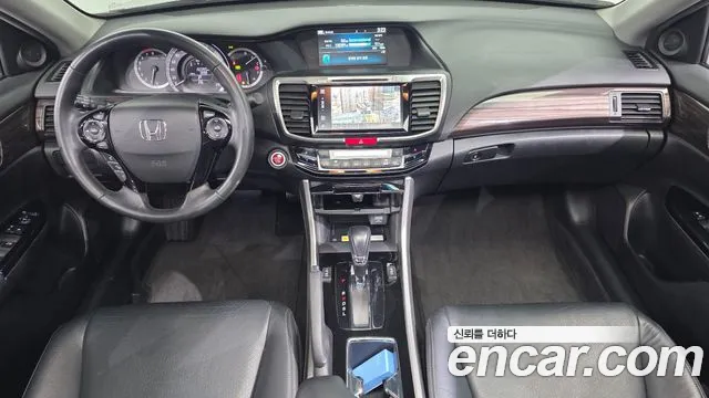 Honda Accord — интерьер