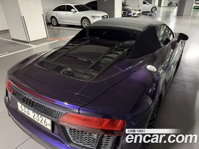 Audi R8 — интерьер
