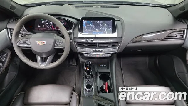 Cadillac CT5 — интерьер