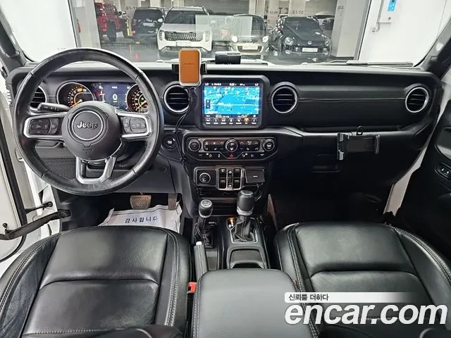 Jeep Wrangler — интерьер